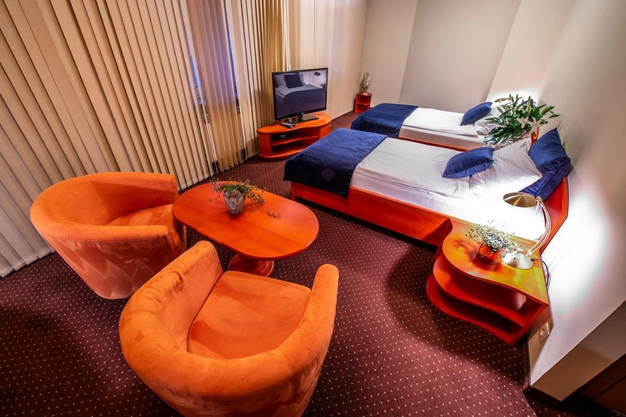 גליביצ'ה Hotel Royal מראה חיצוני תמונה