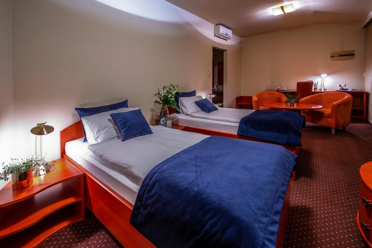 גליביצ'ה Hotel Royal מראה חיצוני תמונה