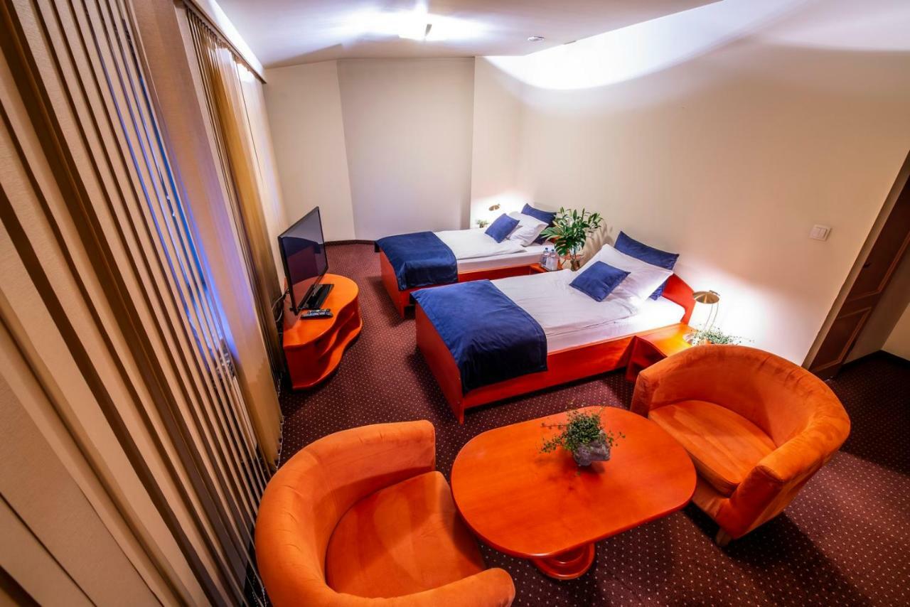 גליביצ'ה Hotel Royal מראה חיצוני תמונה